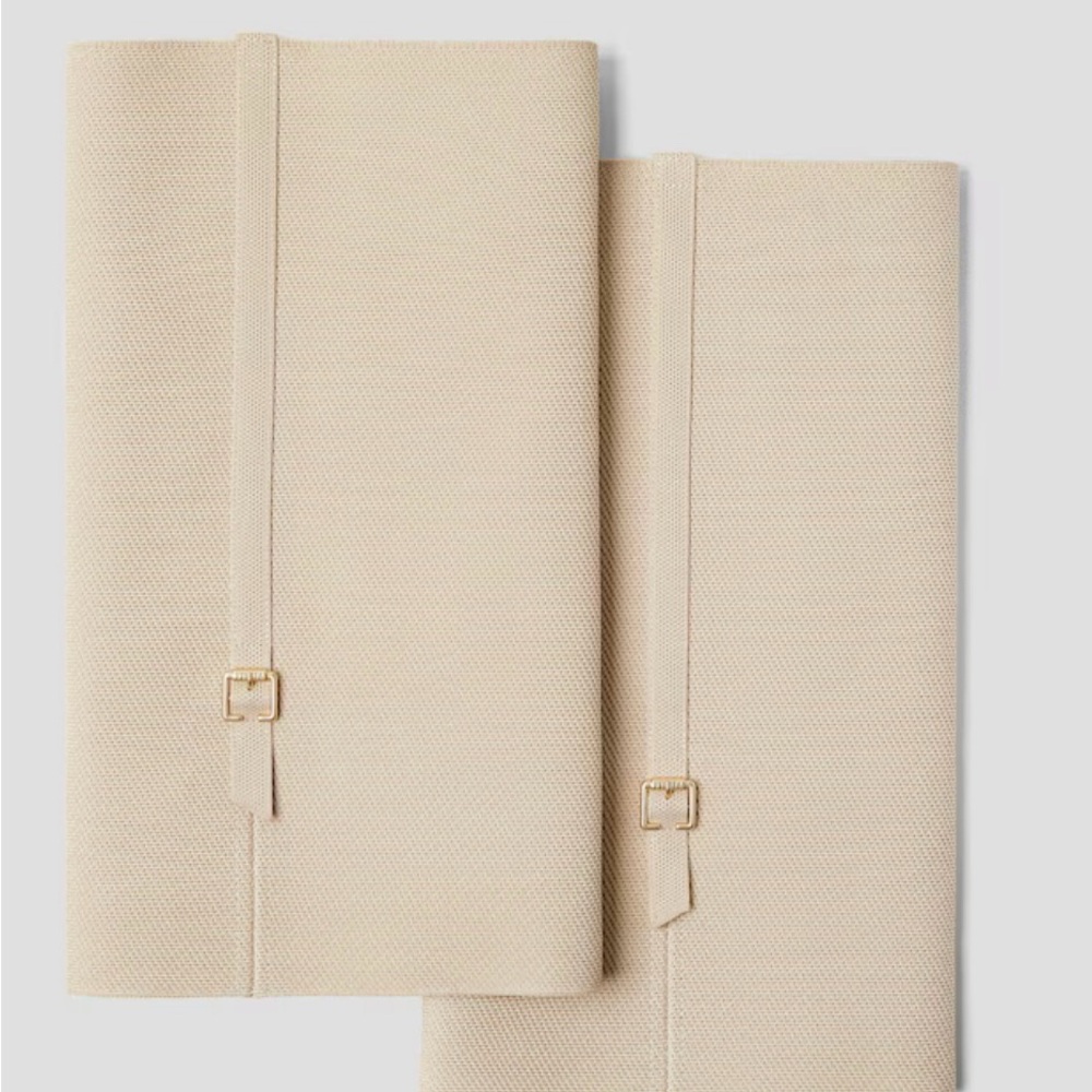 Vivaia Boot Sleeve in Warm Taupe